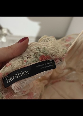 Bershka Bej Dantelli Uzun Straplez Çiçekli Elbise