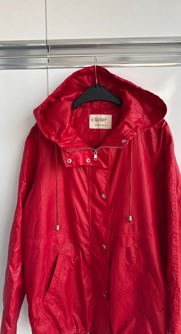 Parlak Kırmızı Düğmeli ,fermuarlı Kadın yağmurluk - Görsel 5