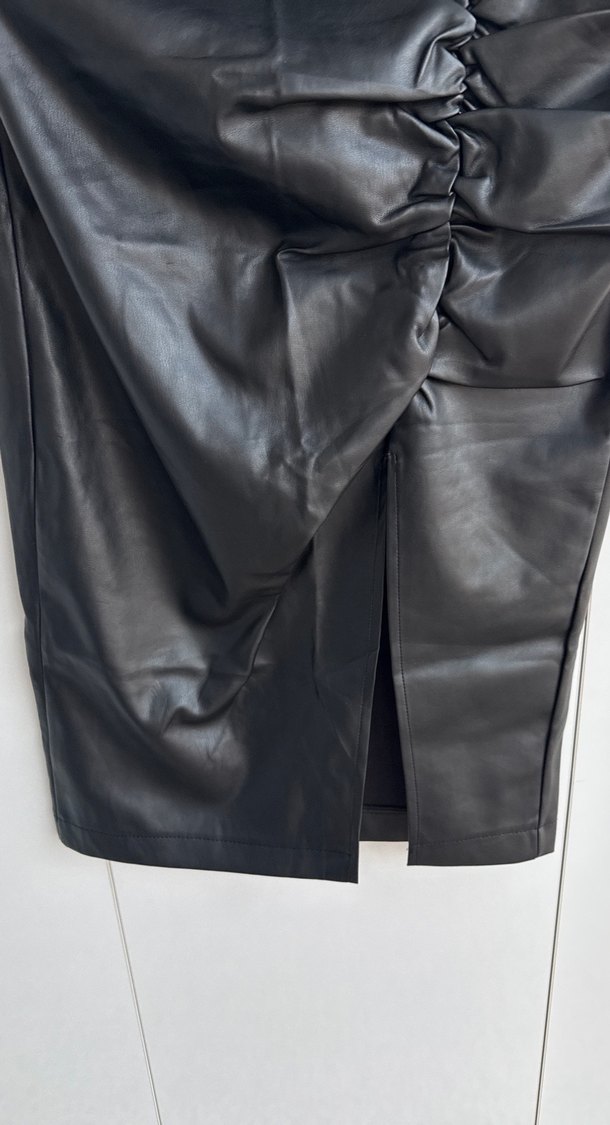 Drapeli Siyah Deri Uzun Etek - Görsel 2