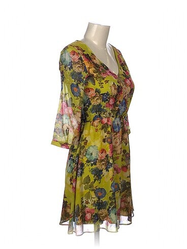 Diğer PreLoved Kısa Elbise %70 İndirimli.