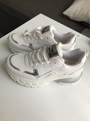 Kadın Beyaz Sneaker- Spor Ayakkabı