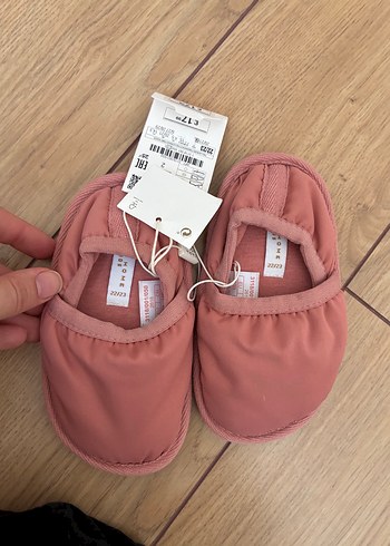 Kız Çocuk Pembe Elastik Sıcak Ev Terliği