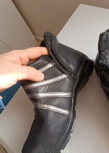 Tokalı Siyah kadın Bot - Görsel 4