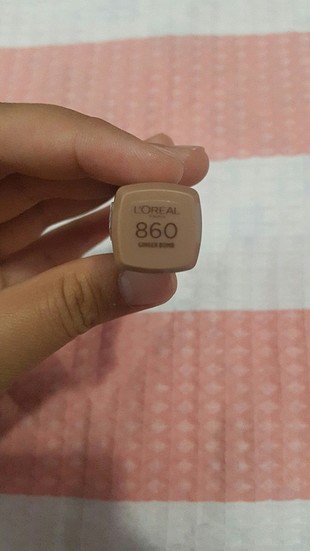 universal Beden loreal paris les chocolats ultra Matte liguid 860 Ginger bomb