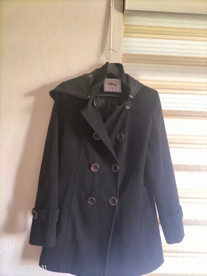 Çift Düğmeli Siyah Kaban - Görsel 2