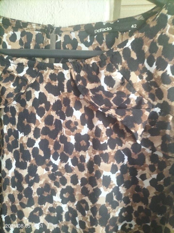 Leopar Desenli Kolsuz Midi Elbise - Görsel 2