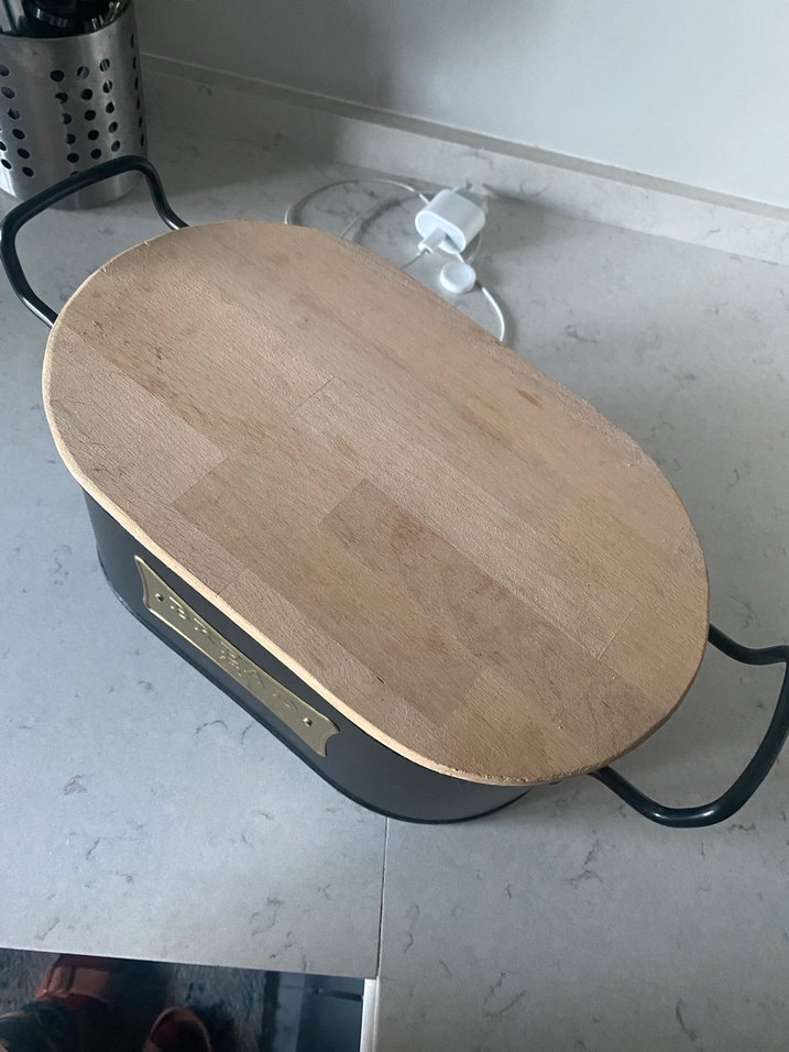 Siyah Metal Ekmek Kutusu kesme tahtalı kapaklı - Görsel 4