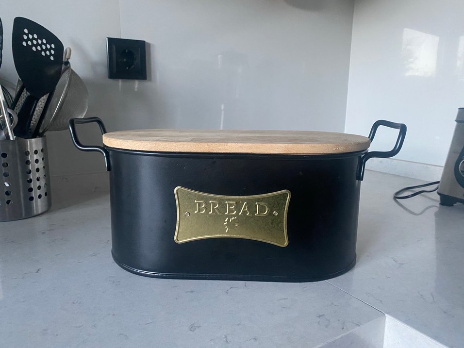 Siyah Metal Ekmek Kutusu kesme tahtalı kapaklı - Görsel 2