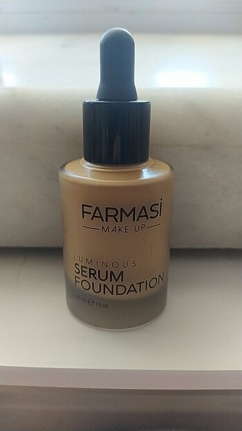 Farmasi Serum Fondöten 