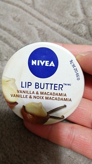 Nivea lip butter dudak balmı