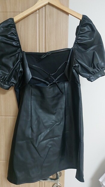 H&M Deri elbise