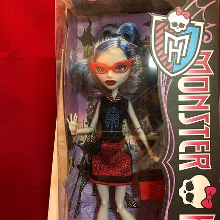  Beden Renk Monster High Scaris Ghoulia Yelps