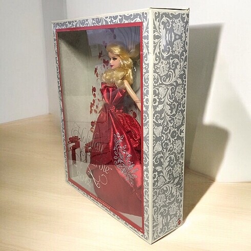 Beden Barbie Holiday 2012