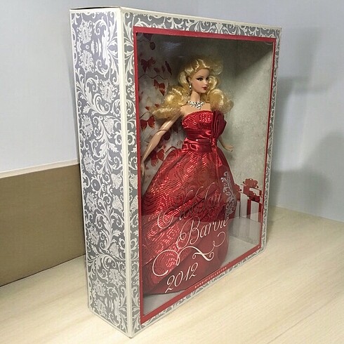 Beden Renk Barbie Holiday 2012