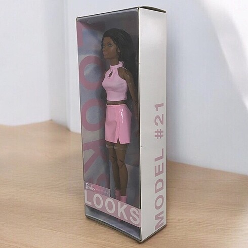Beden Renk Barbie LOOKS #21