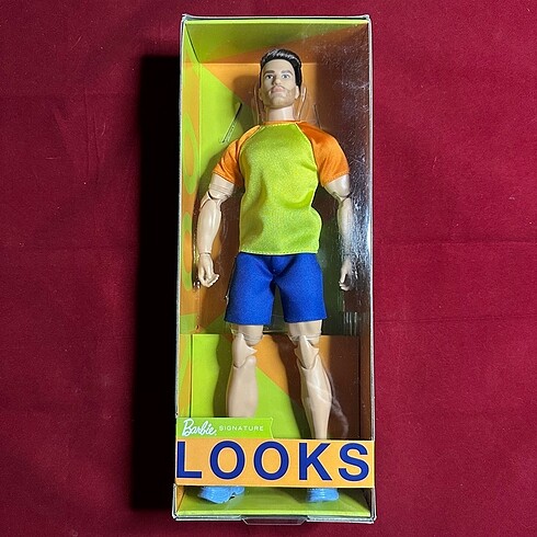 Barbie LOOKS #18 oyuncak bebek