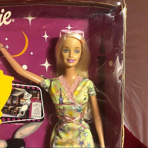  Beden Barbie loves Bugs Bunny