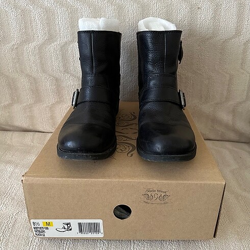 Nine West kadın bot
