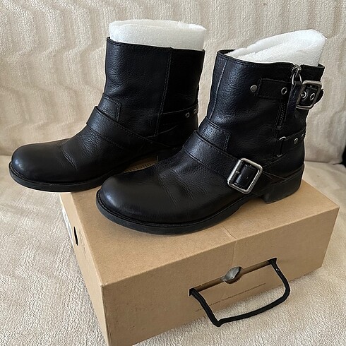 Nine West Nine West kadın bot