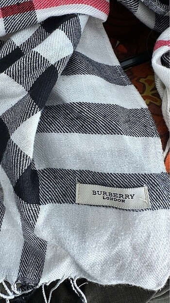  Beden beyaz Renk Burberry mevsimlik şal