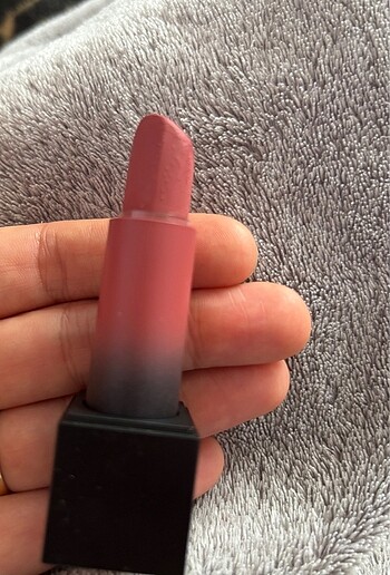 Beden pembe Renk Huda beauty