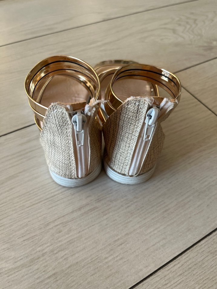 Kızlar için parlak altın tokalı terlik - Görsel 5