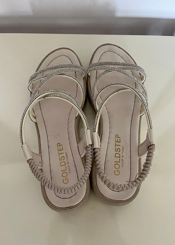 Bej Gümüş Taş İşlemeli Dolgu Topuklu Kadın Sandalet - Görsel 3