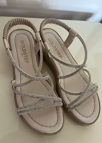 Bej Gümüş Taş İşlemeli Dolgu Topuklu Kadın Sandalet - Görsel 6