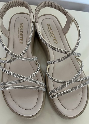 Bej Gümüş Taş İşlemeli Dolgu Topuklu Kadın Sandalet - Görsel 4