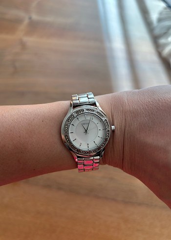  Beden gri Renk DKNY orjinal Modern Klasik Beyaz Kadın Saati