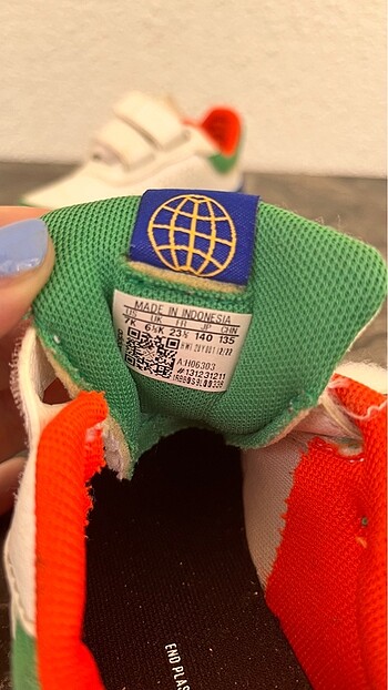 23 Beden Adidas çocuk ayakkabı
