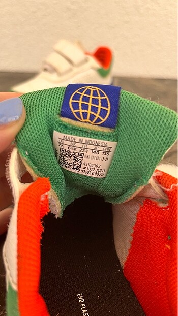 23 Beden beyaz Renk Adidas çocuk ayakkabı