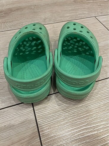 Yeşil crocs