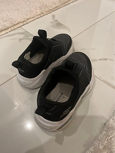 24 Beden siyah Renk Skechers ışıklı spor ayakkabı