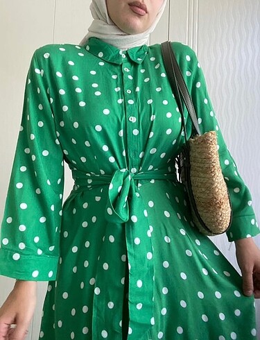 l Beden Yeşil puantiyeli elbise