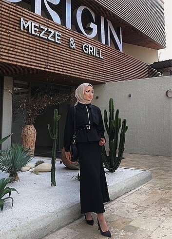 Trendyol & Milla Siyah etekli takım