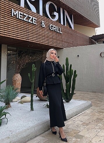 s Beden Siyah etekli takım