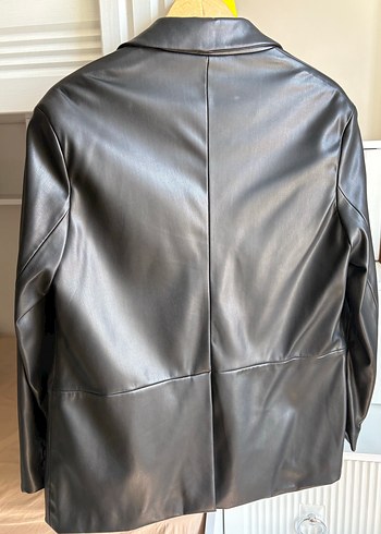 Bershka Düğmeli Siyah Deri Kadın Ceket Blazer