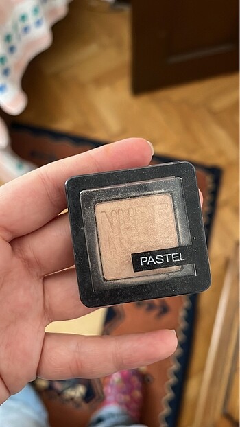 Pastel far