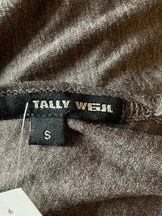 s Beden Tally Weijl Bluz %70 İndirimli.