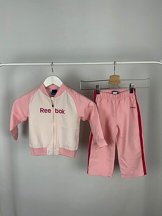 Reebok Eşofman & Eşofman Takımı %70 İndirimli.