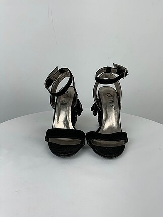 Twist Twist Stiletto %70 İndirimli.