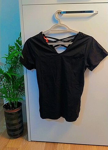 Üst giyim tişört  - Görsel 2