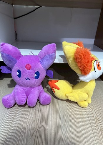 Walt Disney World Pokemon kahramanları peluş
