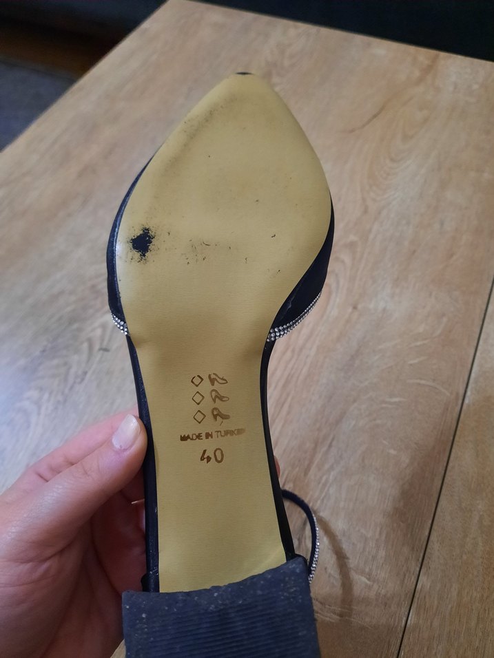 Siyah Parlak Tokalı İnce Topuklu Kadın Ayakkabı - Görsel 5
