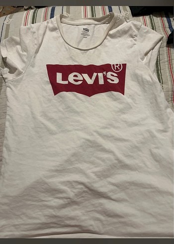 Levis Tisort