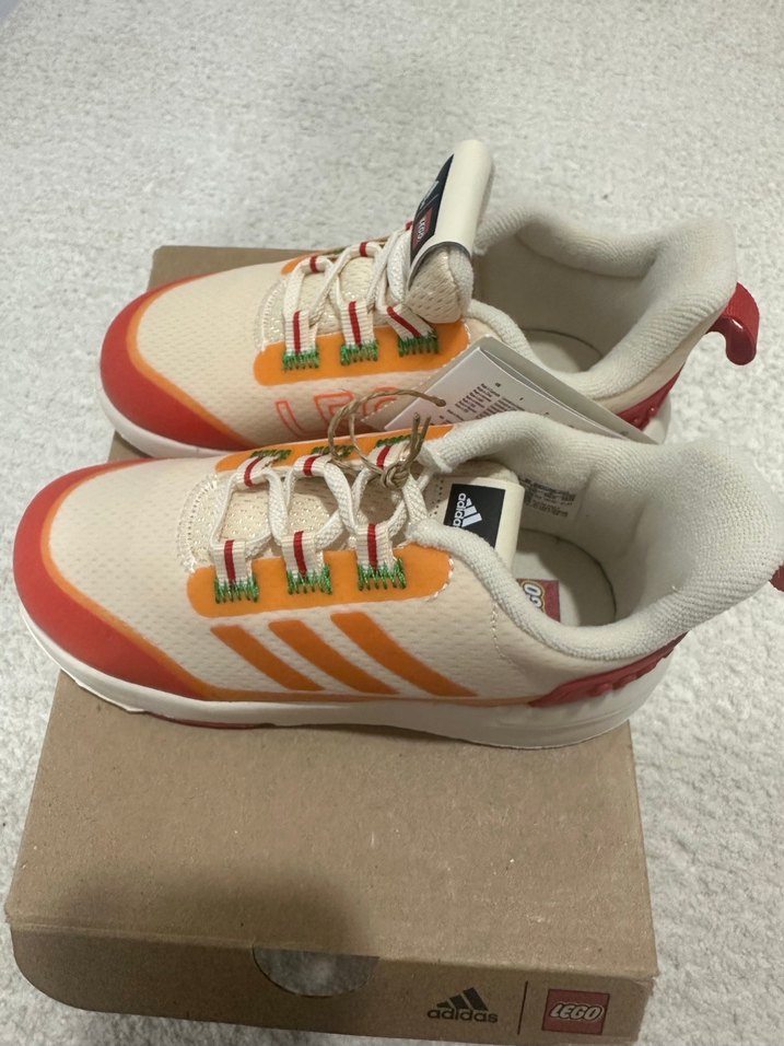 Beyaz Renkli Adidas LEGO Erkek Spor Ayakkabı - Görsel 2