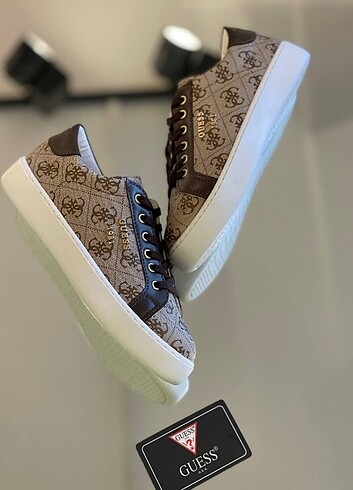 37 Beden Guess Spor ayakkabı