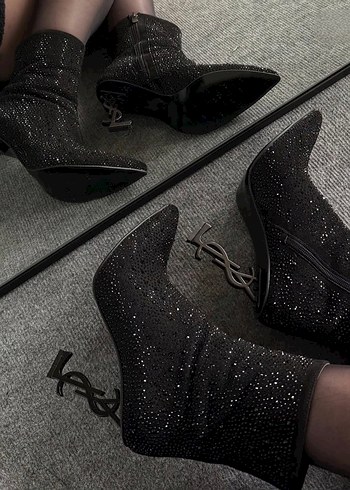 Yves Saint Laurent Yves Saint Laurent Siyah Parlak Taşlı Stiletto Topuklu Bot
