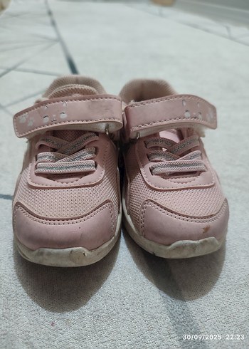 21 Beden Kız Çocuk Pembe Cırt Cırtlı Spor Ayakkabı